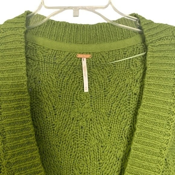 FREE PEOPLE MONTANA CABLE CARDIGAN SIZE XS IN AGED PINE NWOT - Picture 7 of 11